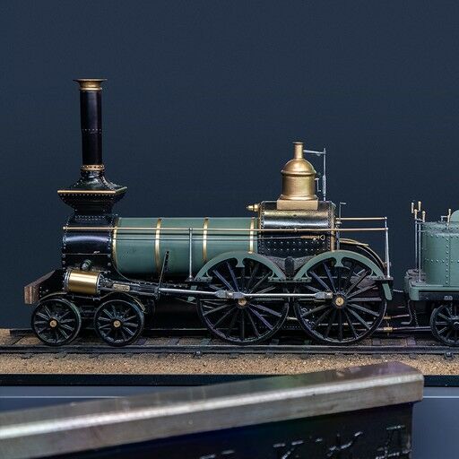 Модель паровоза серии В 2-2-0